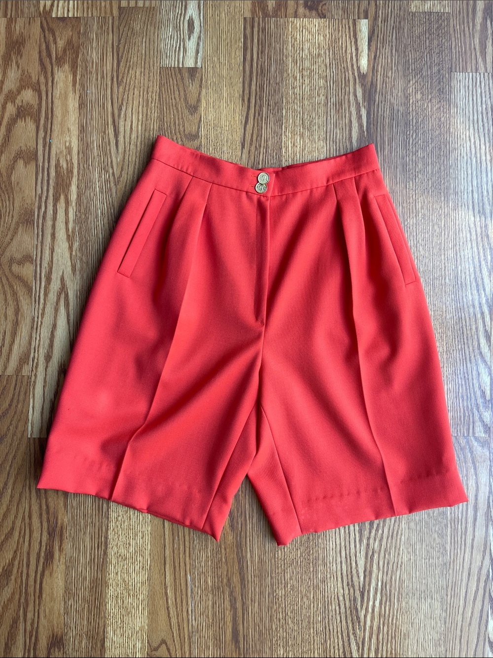 CHANEL Boutique Vintage 100% Wool Pleated Shorts Women’s Red FR 42 (US 8/10)